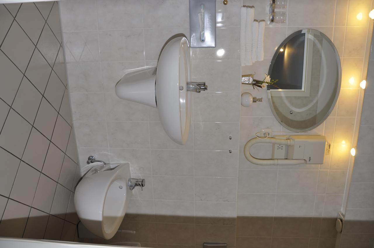 Basalt Hotel Restaurant Lounge Hohwacht Ngoại thất bức ảnh